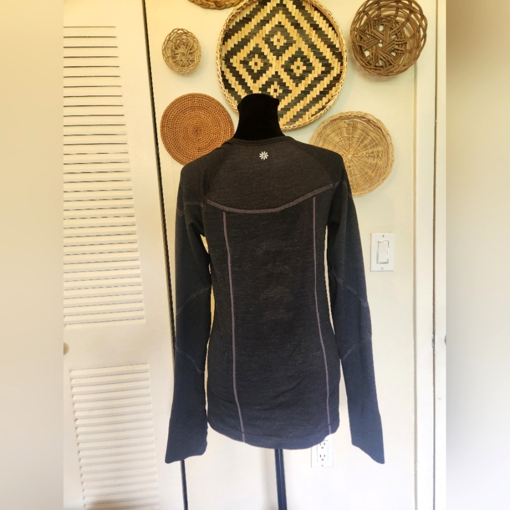 Athleta Dark Gray Long Sleeve Seam Detail Top - Picture 6 of 11